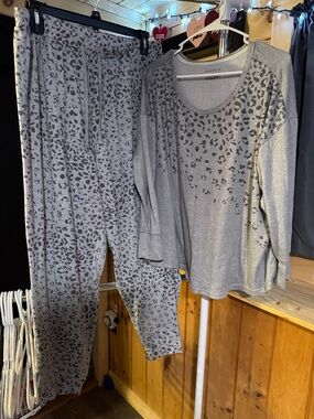 Danskin Gray Leopard-Print Two-Piece Pajama Set